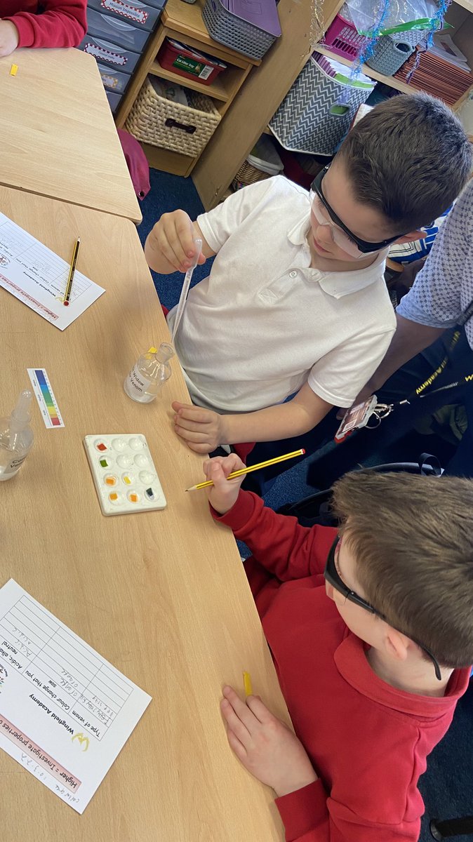 ThorpeHesleyPri's tweet photo. Some pictures of Class 13 and some of Class 15 classifying poisons and venoms into acid, alkaline and neutral! We loved it!! https://t.co/HcxGHsjSkc