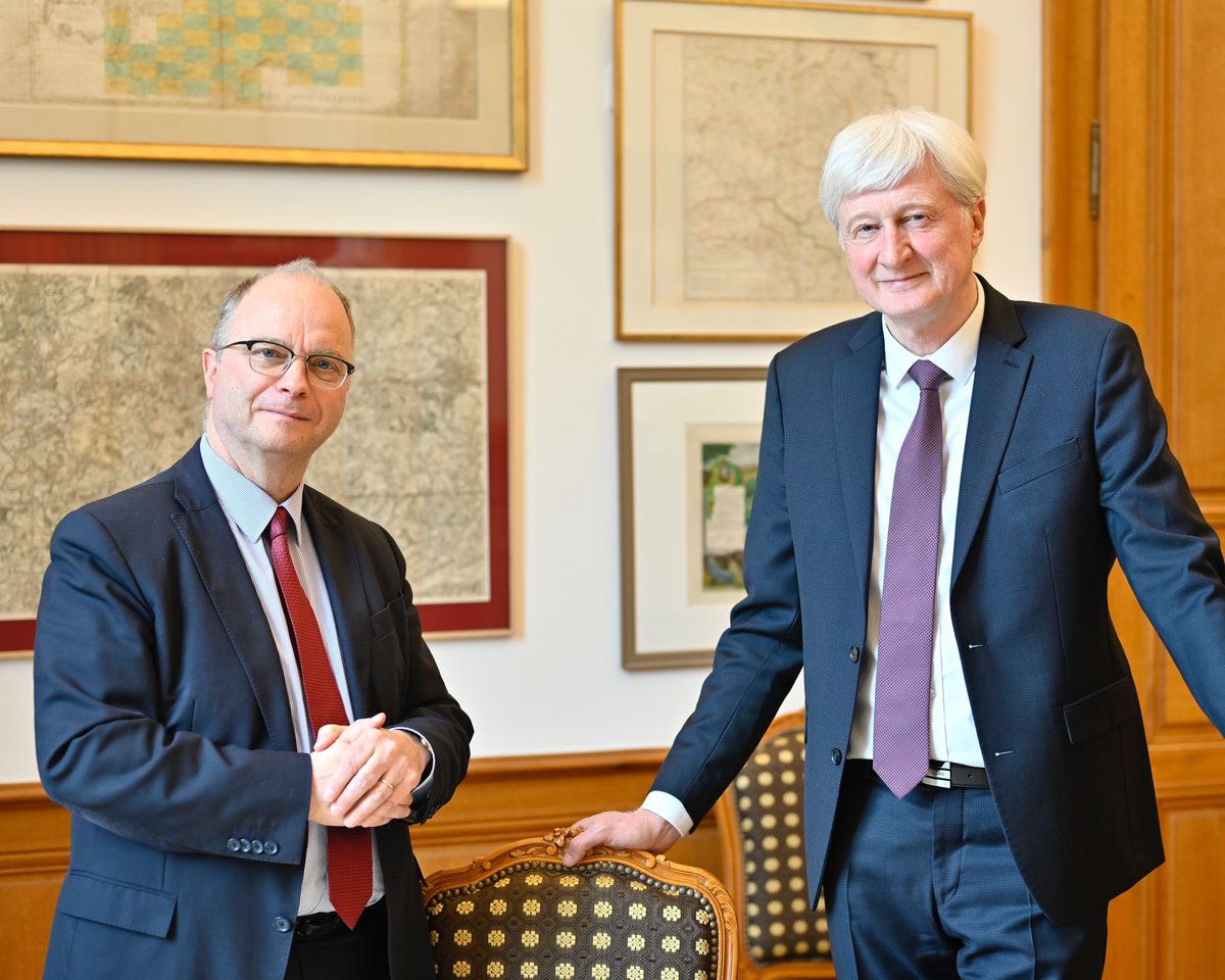 lasarthe_72's tweet photo. Dominique Le Mèner, Président du Conseil départemental, a rencontré Emmanuel Aubry, le nouveau préfet de la #Sarthe en fonction depuis le 7 mars 2022. https://t.co/o1nle8TrDm