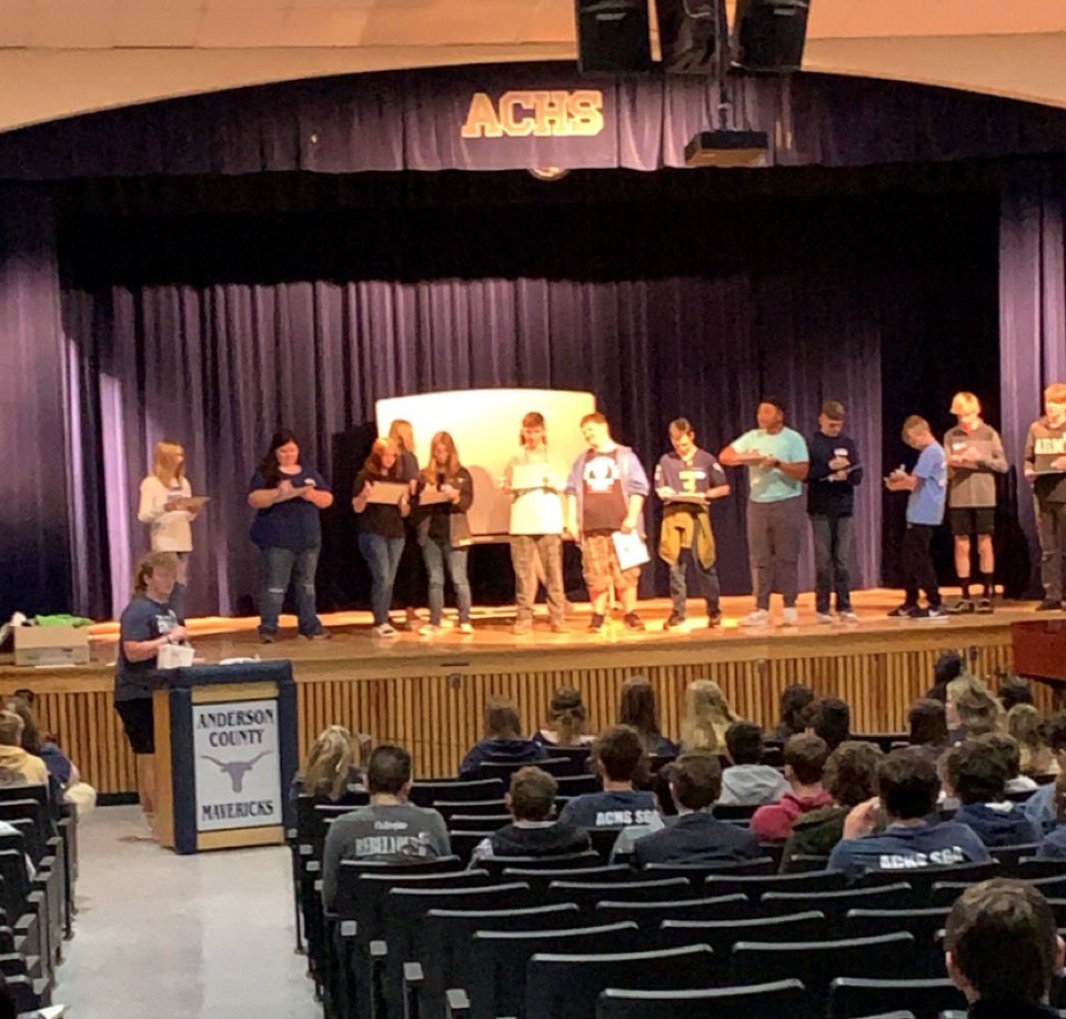 Maverick_Land's tweet photo. @SextonSully introducing the Norris Middle School 8th grade class to MAVLAND 🐮 https://t.co/hBP7N5sWz3