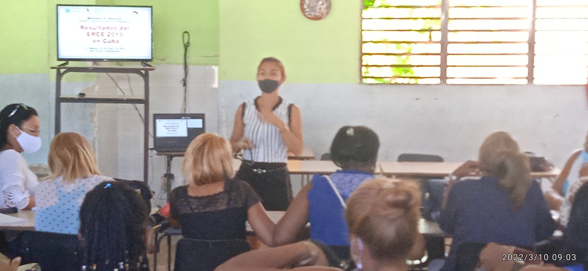 ZuliaMonier's tweet photo. Se reúnen los directores del Poblado de Siboney y de los Distritos 1 y 4 donde se analizan los resultados del ERCE 2019 y el diseño de las acciones para elevar la calidad del aprendizaje desde el Proyecto Educativo Instituciones. 
@JohnstonG110 
#SomosContinuidad https://t.co/u26pO5Tdvv