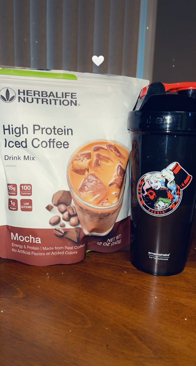 bellarozdoll's tweet photo. Obsessed with my new #HarleyQuinn shaker and @Herbalife #HighProtein #IcedCoffee 🤤🥰 #HerbaLife https://t.co/qJkZXlUEze