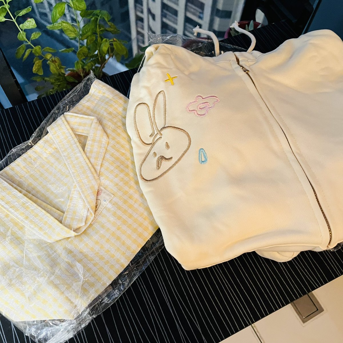 ianitesum018's tweet photo. [WTS/LFB]

Made In You by SUHOBAR
(Jacket Hoodie + Bag)

Never Used!

💸 1,300 php

#suho #exo #madeinyou https://t.co/BzgYhxjapk