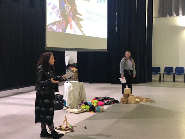 DYWPMHS's tweet image. Our final visitors  as part of #ScotAppWeek22 were @CairellotLCTeam,  who spoke to our pupils at @theparkmains about careers in childcare.  We had another fantastic turn out from pupils who had lots of enthusiastic questions for Gillian and Shannon - many thanks  😃  @sds