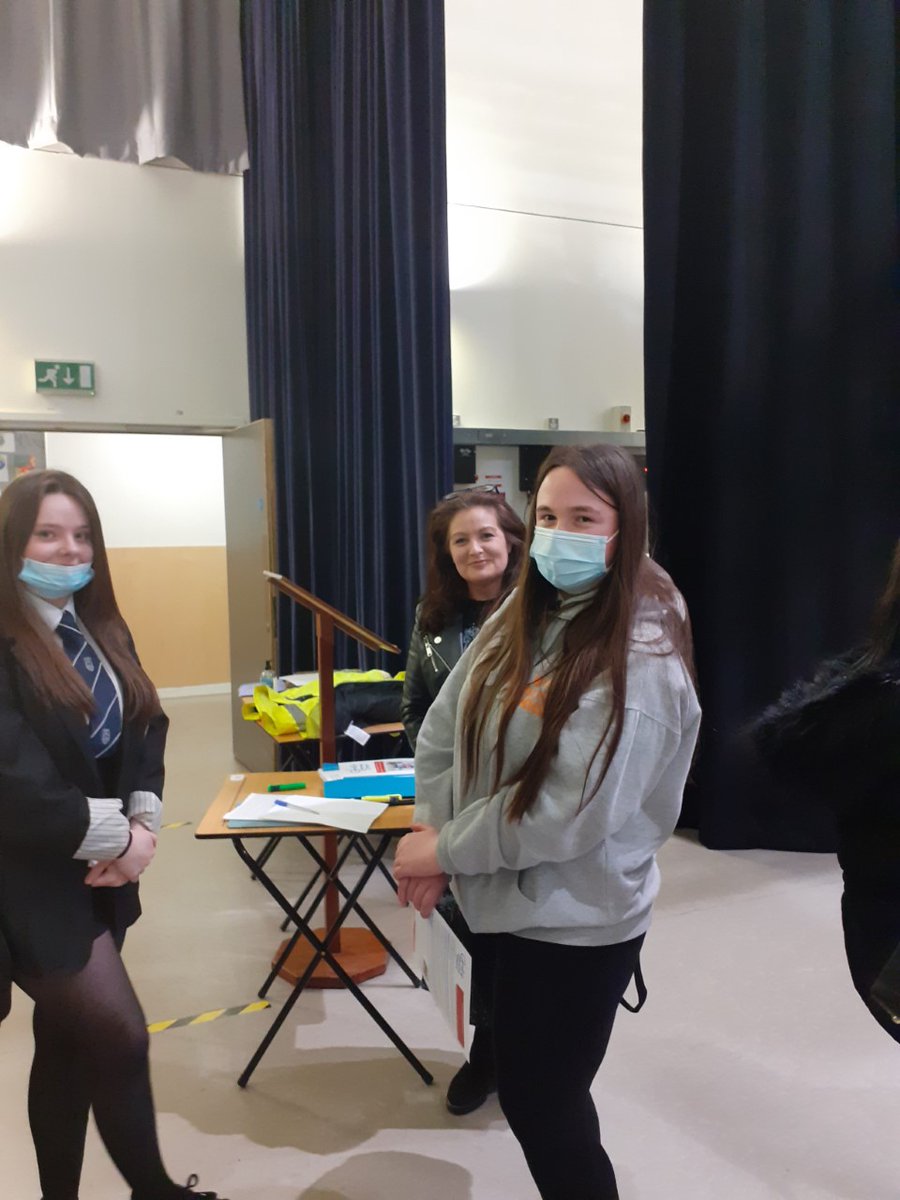 DYWPMHS's tweet image. Our final visitors  as part of #ScotAppWeek22 were @CairellotLCTeam,  who spoke to our pupils at @theparkmains about careers in childcare.  We had another fantastic turn out from pupils who had lots of enthusiastic questions for Gillian and Shannon - many thanks  😃  @sds