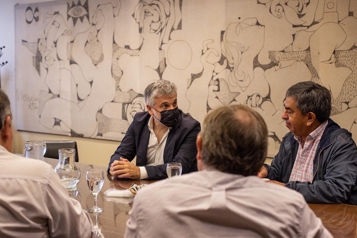 MarceloMirkin's tweet photo. 🔹Escuela de Educación Profesional.
Nos reunimos con Marcelo Sánchez, Secretario General de @AteTucuman
para elaborar un plan conjunto de formación en el marco de la Escuela de Educación Profesional de @UntTuc
#extensionnosconecta
#tucuman
#universidad https://t.co/RQLn8ixXwC