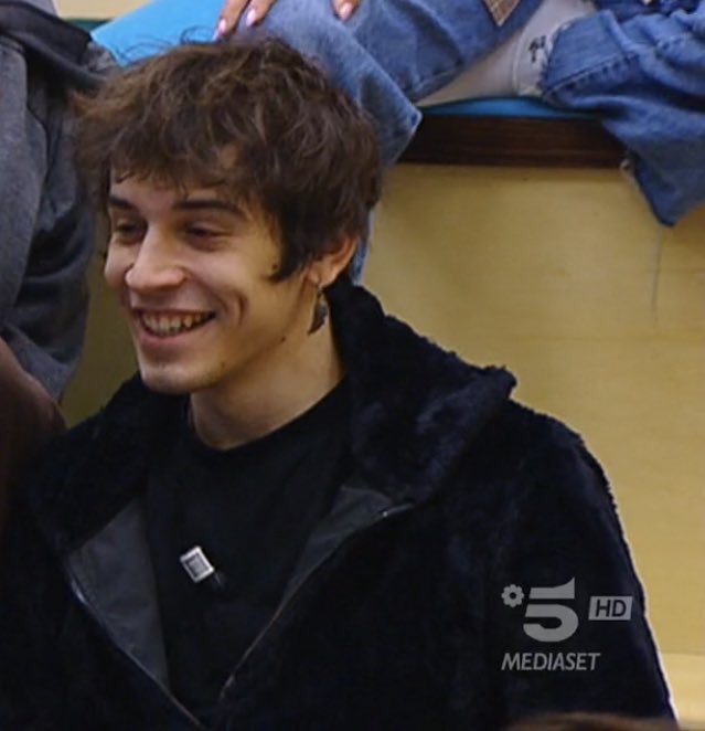 thepr0phecy__'s tweet photo. visto che questi pizzettari non ci mostrano Alex ve lo mostro io
 #Amici21 https://t.co/hFfC5Fzmui