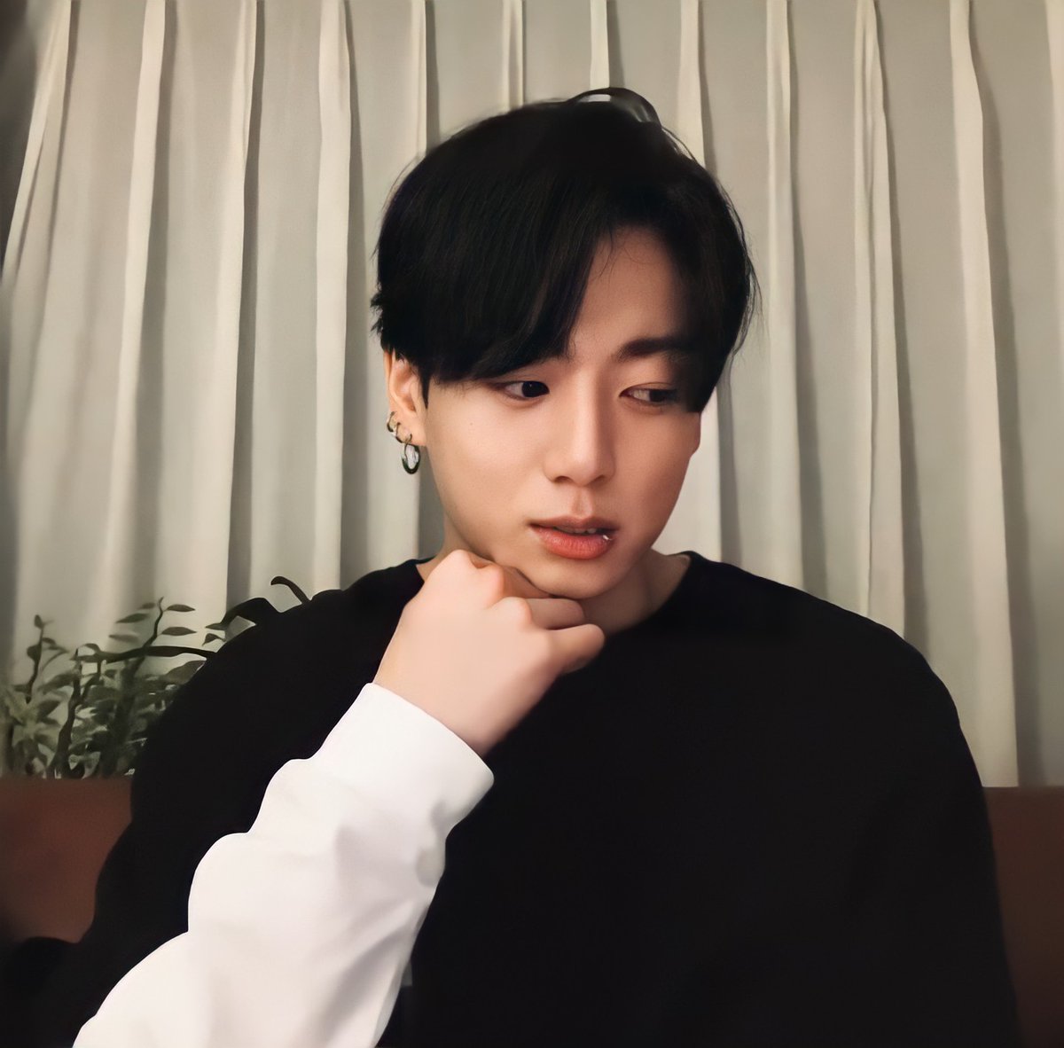 jkoobyeol's tweet photo. JEON JUNGKOOK 🤍🖤 https://t.co/CJvBcW0FsX