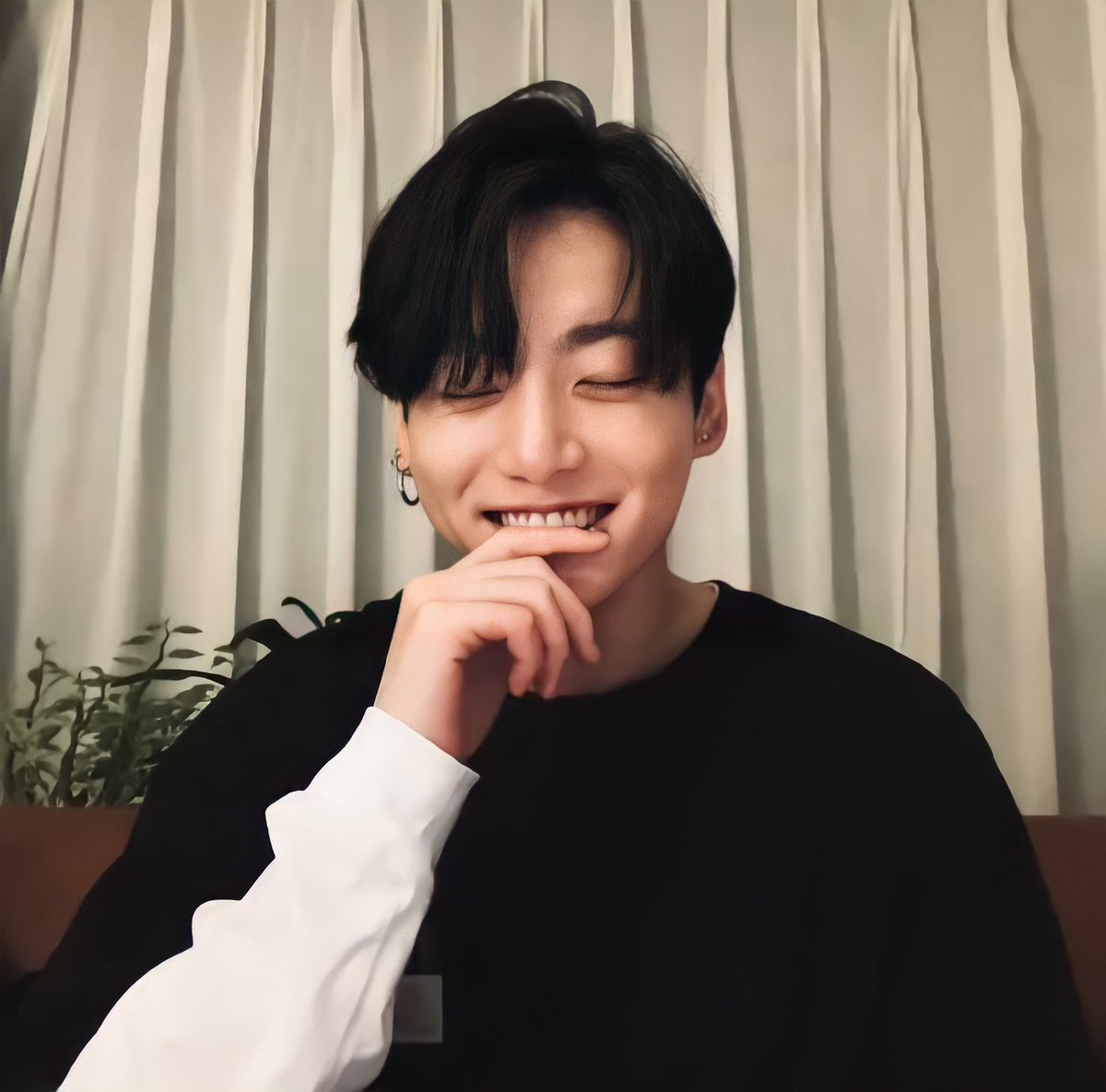 jkoobyeol's tweet photo. JEON JUNGKOOK 🤍🖤 https://t.co/CJvBcW0FsX