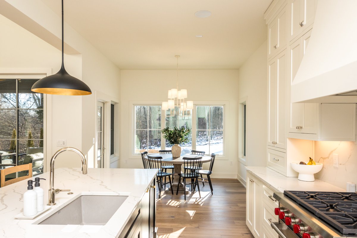 JoshuaOneGroup's tweet image. Another dream home completed! Check out this beauty and connect with us if you're ready to start designing one of your own. #luxury #customhomes #building

joshuaone.com