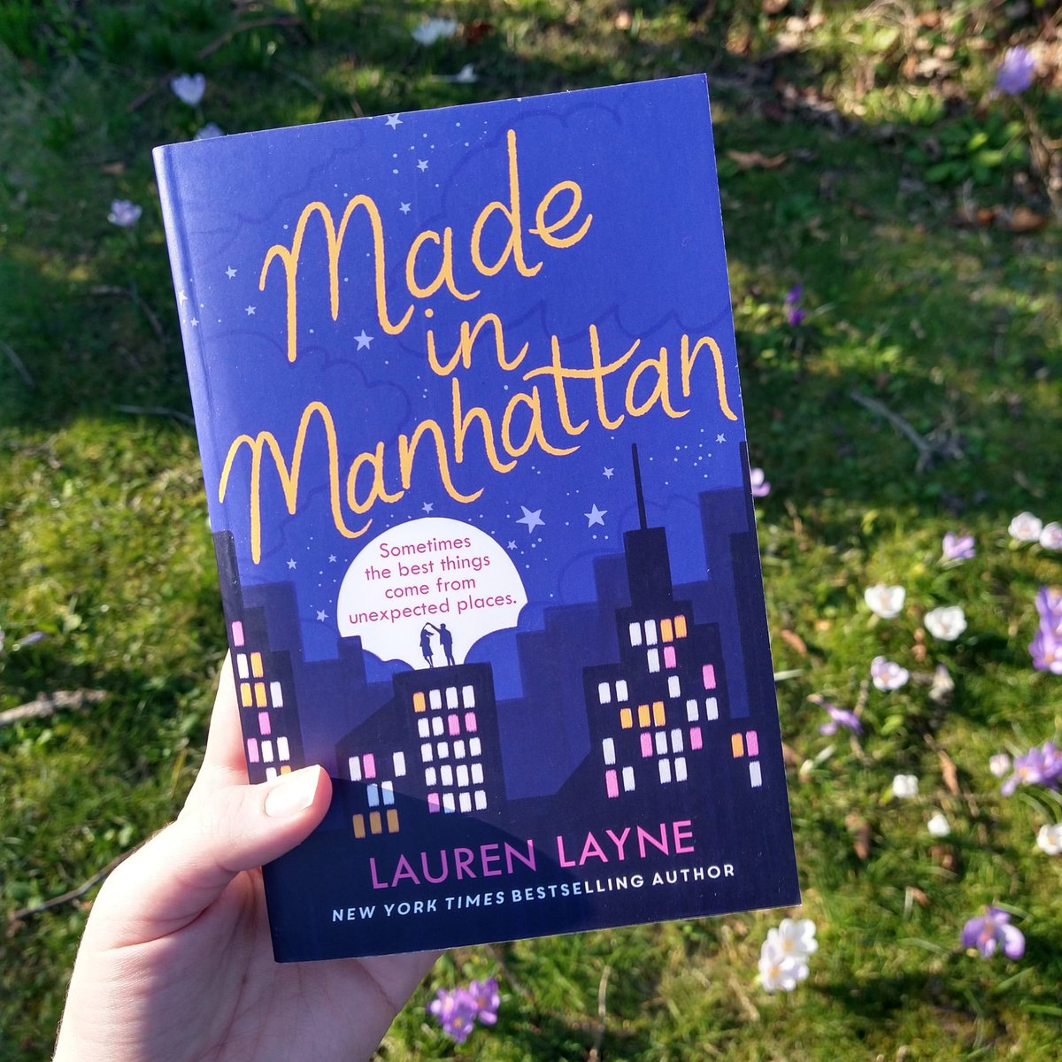 eternal_books's tweet photo. The sun is shining, it feels like spring, and #LaurenLayne's sparkling rom-com #MadeinManhattan is available for just 99p in ebook!!

Grab your copy today 😍🏙️🥂 ➡️ https://t.co/BkjHL2h8RL https://t.co/3gzn0XgFvX