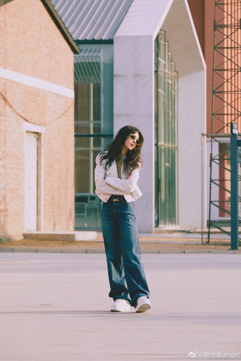 AngelZhaoTH's tweet photo. 🌾220310 | Zhao Jinmai Weibo Update

น้องม่ายม่ายโพสเว่ยป๋อค่ะ

"สวมแว่นกันแดด  🕶"

#ZhaoJinmai #AngelZhao #赵今麦 
#จ้าวจินม่าย #赵今麦Thaifans https://t.co/qwo4wuem4y