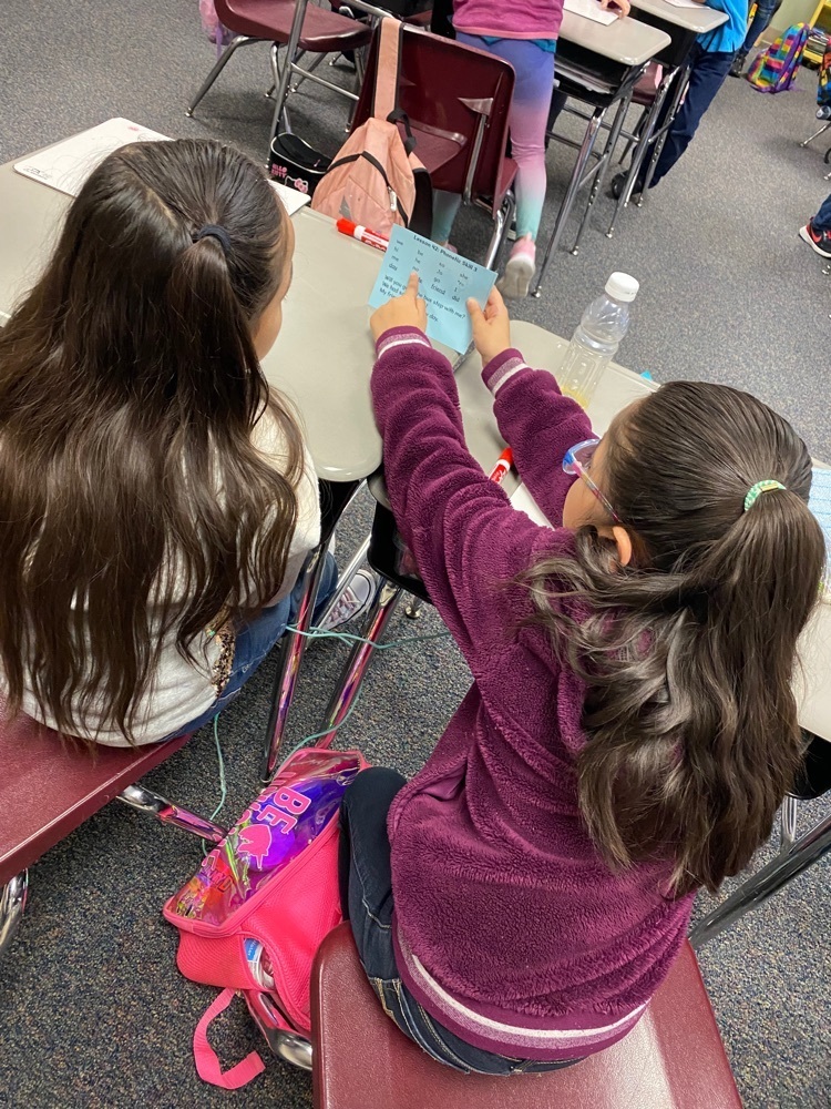 RameyTylerISD's tweet photo. Students across grade levels are taking ownership of their learning in phonics with #readinghorizons! Way to work hard second grade and third grade! #work4win #readingrocks https://t.co/vHleRQgzqM