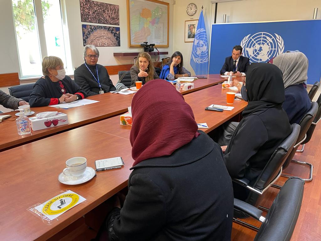 UNHumanRights's tweet photo. Afghan #women have been attacked &amp; excluded, “but this has not stopped them from advocating courageously for their #rights &amp; creating networks of support,” says @mbachelet from #Afghanistan on #IWD2022. “They are not passive bystanders.” https://t.co/rtXDZe46T1 https://t.co/39cMPsAvRA