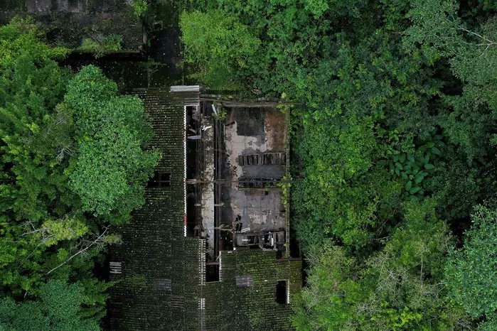 LELUD7's tweet photo. Un site urbex atypique : l’île de la Gorgone et ses mystères…
 #urbex  #loisirs #TempsLibre

https://t.co/KH9BKf1GAe https://t.co/CjRzRXF0AE