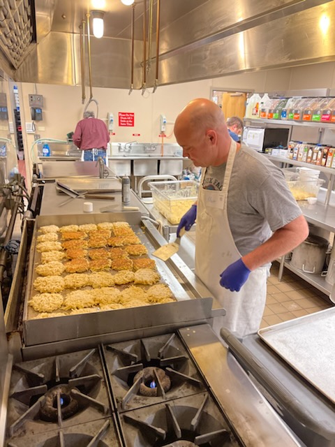 SiouxFallsFire's tweet photo. It was an early start to the day for a few of SFFR's Chief Officers and members. We had the honor of serving at the Banquet this morning. @TheBanquetSF Chief McAreavey was calling these "World Famous Potato Cakes"! #OneSiouxFalls #WeAreSFFR https://t.co/GbQGLIfd2B