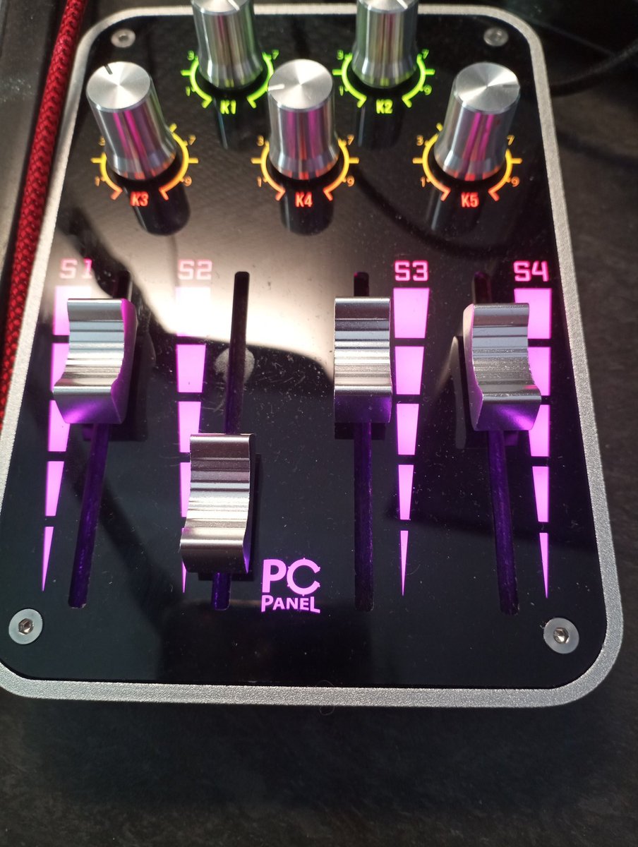 SpeedCraftTV's tweet photo. Super content de mon contrôleur audio ! #pcpanelpro #Metal #music #musique #twitchfr #twitchstreamer https://t.co/udTrCxOfOC