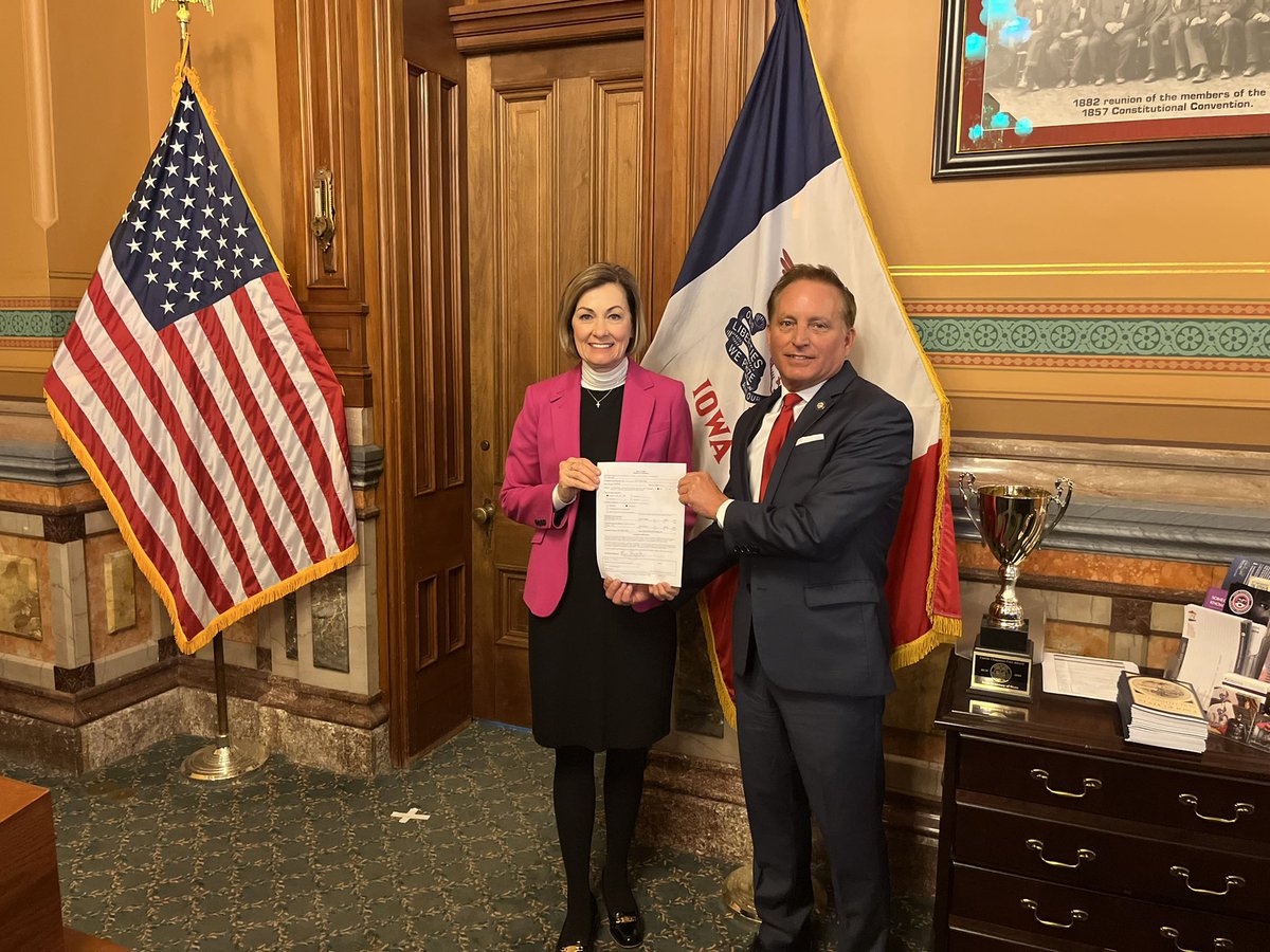 KimReynoldsIA's tweet photo. I have officially filed to run for re-election, turning in over 16,000 signatures more than 4 times the requirement. We have turned in more than 100 signatures in all 99 counties. ￼I am excited to get back on the campaign trail. The best is yet to come for Iowa! https://t.co/dc05nUOB9u