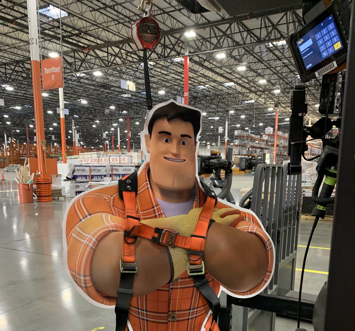 Toolbelt Tom reminding everyone to use your harness when using a lift that elevates! #safetytakeseveryone