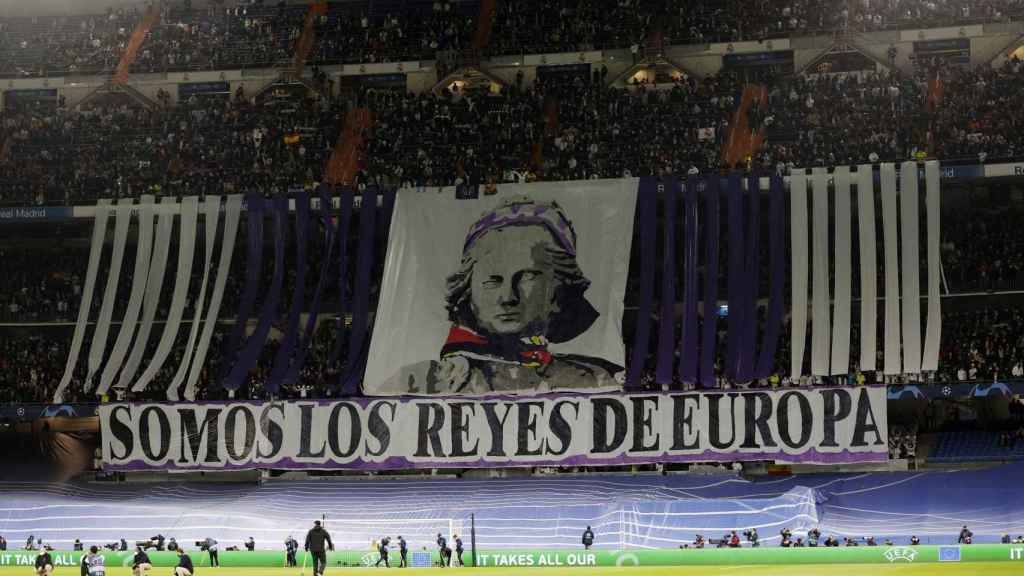 3r_oficiall's tweet photo. Por último cuando el deportista trasciende lo anterior y se eleva por encima del cuerpo, la mente y el espíritu para ser recordado de generación en generación, como algo grandioso, inigualable y extraordinario, es una  #LEYANDA  a lo largo de la historia, y mereces RESPETO. https://t.co/2iBNba1olo