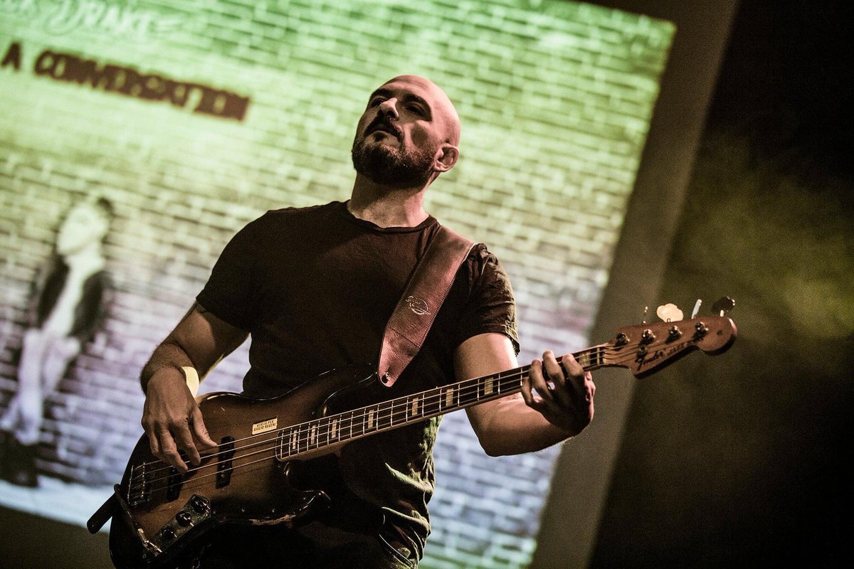 Da Nick Drake 'Songs in a conversation' - in tour e su disco 
<a href="/bobangel/">bobangel</a> e @rodrigoderasmo portano la torcia, tributando densità a un repertorio così alto.
Grazie a loro e a chi ha riempito questi nuovi primi concerti
Place to be, again

Ph. C.Alabrese
#nickdrake
#veritapergiulio