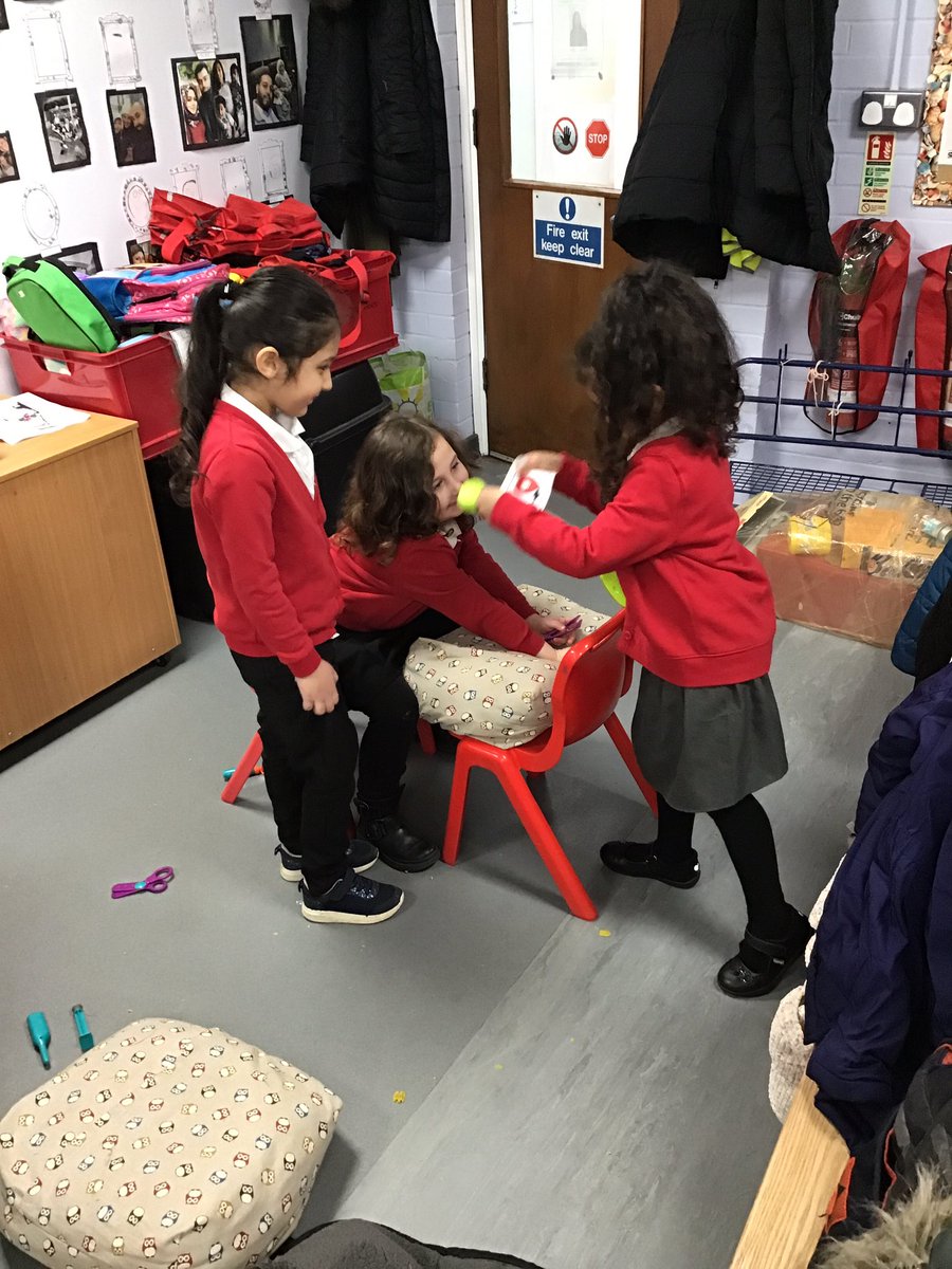 MissHPatelKMPA's tweet photo. Class 4 busy during explorer time ☺️@kestrelmead https://t.co/v9coCBKfzI
