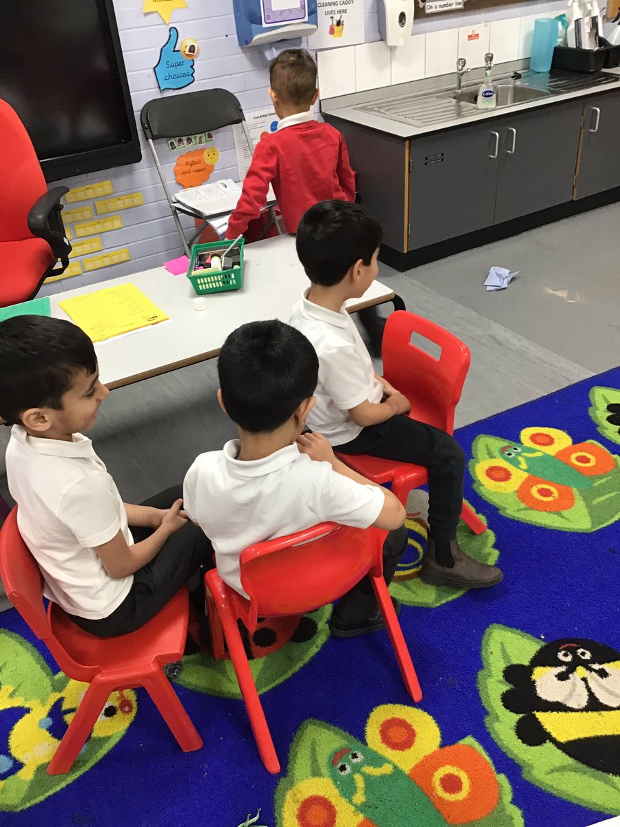 MissHPatelKMPA's tweet photo. Class 4 busy during explorer time ☺️@kestrelmead https://t.co/v9coCBKfzI