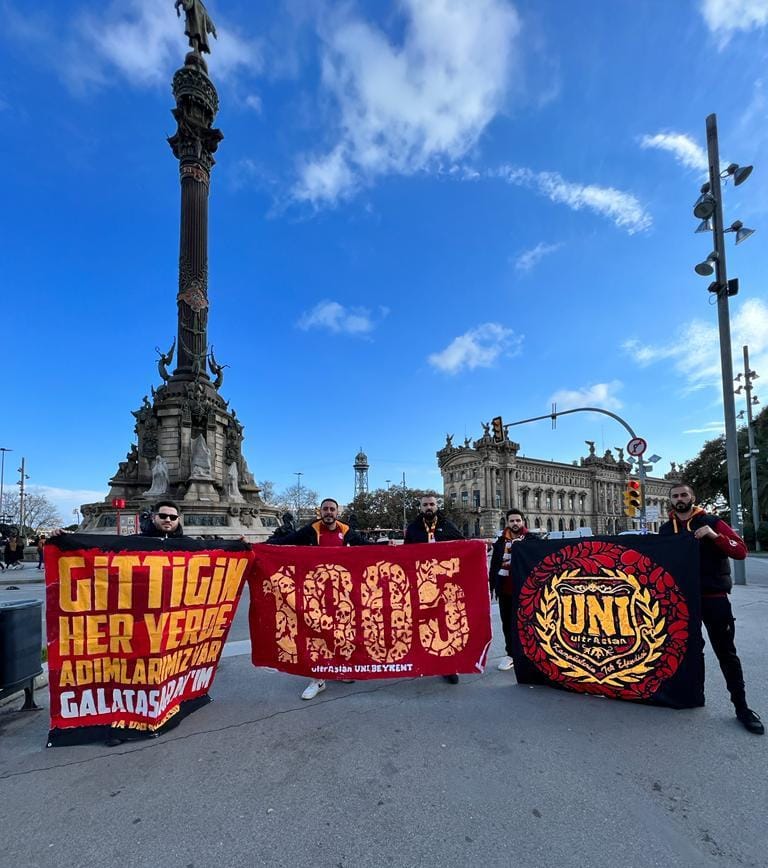 ultrAslanUNI's tweet photo. Gittiğin her yerde adımlarımız var Galatasaray'ım! 📍@ Barcelona
#ultrAslanUNI https://t.co/US2Y0MtUNV