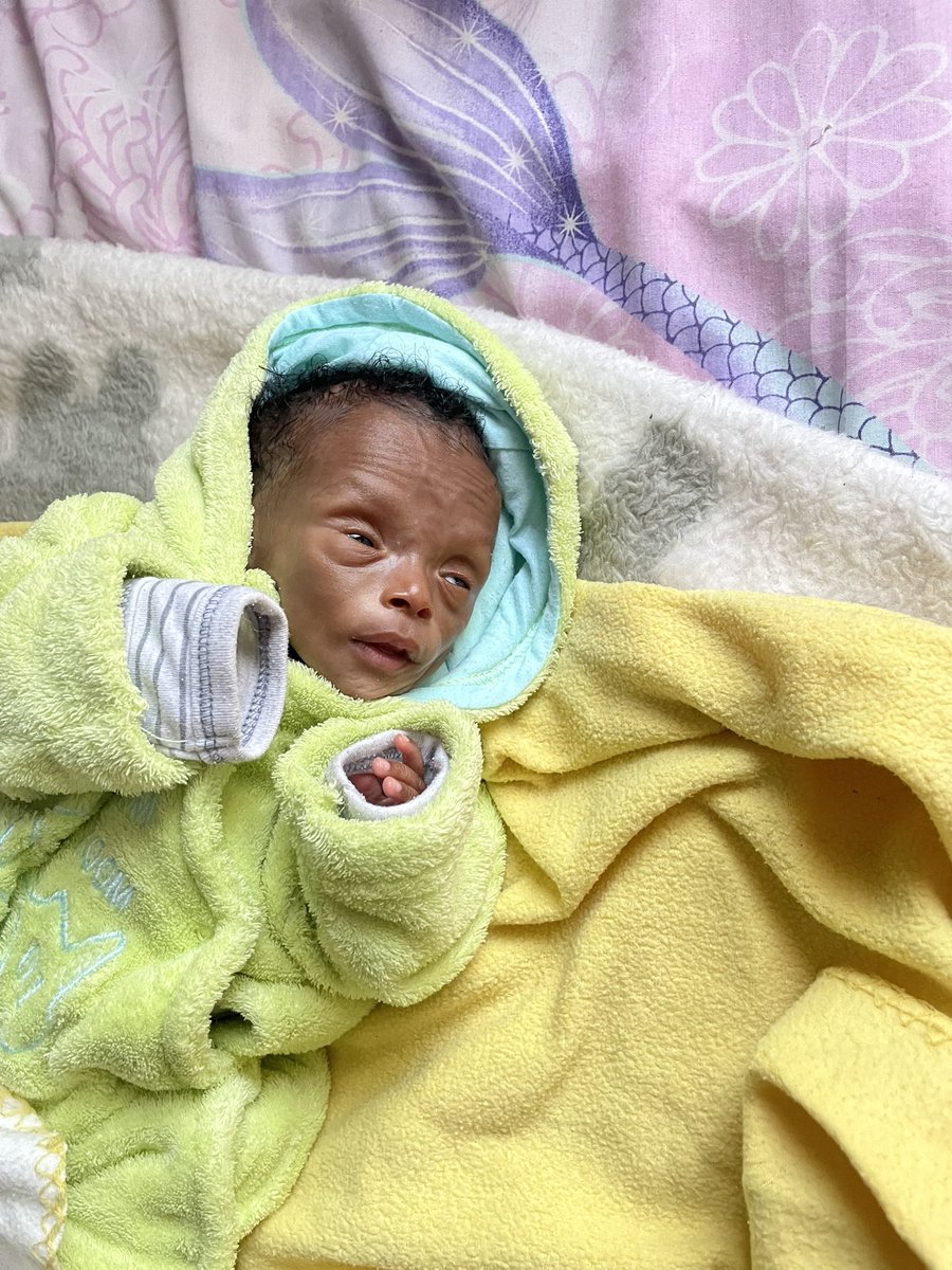 Zinhle__'s tweet photo. Hi guys
I would like to appeal to anyone who can assist this family. Usisi((17) gave birth 2 months ago to her baby. She’s a premie baby but they’re completely strapped with food and clothes. When we’ve taken the baby to the hospital we’ve been sent away because there’s no card. https://t.co/Zl8iLhUcTK