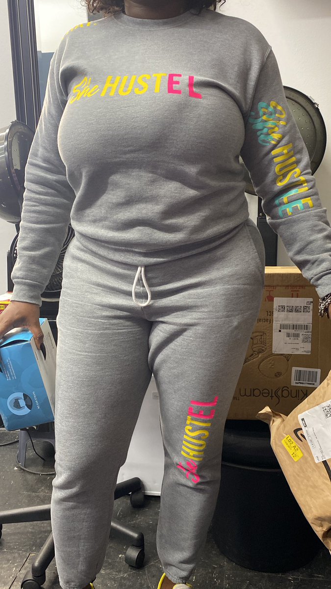 chunkypnutbutta's tweet photo. Let me know when you see it. 😂 #MyStylist #SupportBlackBusiness???? https://t.co/gTp0ZyMD7S