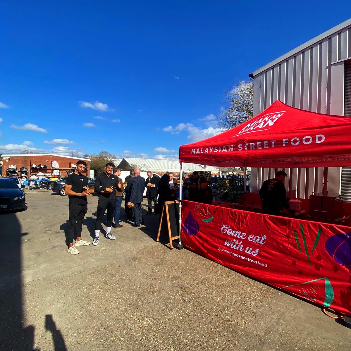 ActOnFinishing's tweet photo. This Thursday was all about delicious & healthy Malaysian street food from Makan Makan 🥗🌞 and great company as we were visited by the Coventry and Warwickshire Aerospace Forum team. ✈
#actonfinishing #cwaf #malaysianstreetfood #aerospaceengineering #gbmfg #ukmfg https://t.co/2MwiuJaaui