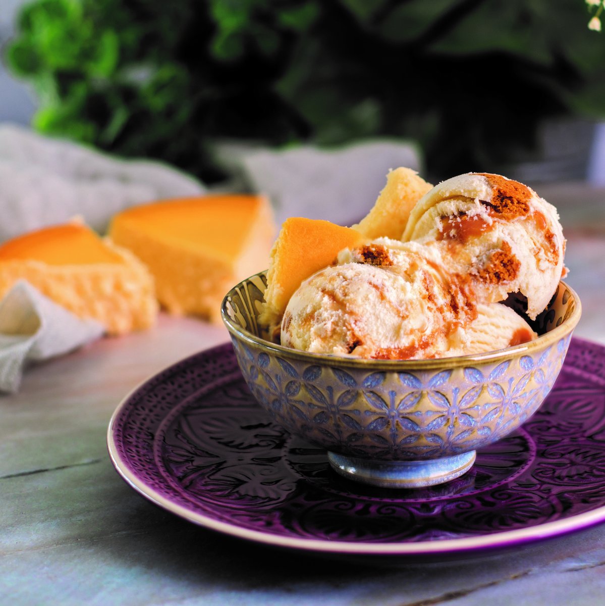 Novedad 2022: Helado de Tarta de Queso. Nuestra segunda sorpresa para este año: el helado de tarta de queso al horno, con galletas Speculoos y bañado en dulce de leche. Lo encontrarás muy pronto en las grandes cadenas de distribución.
#LaIbense1892 #instantesenormes #helados