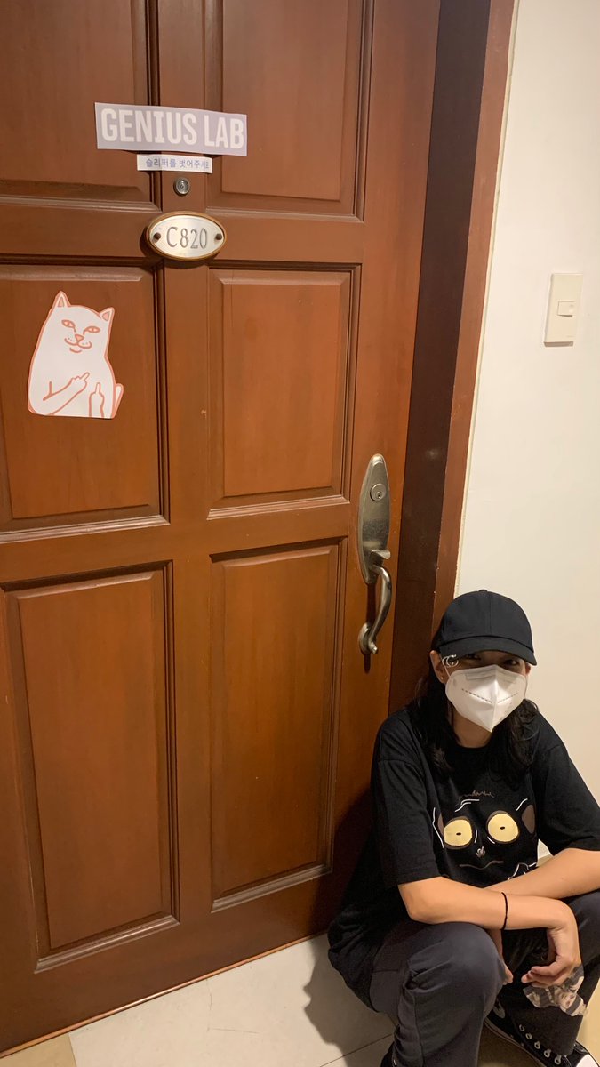 pauline_federer's tweet photo. Yesterday’s YOONGI celeb
#SUGA #MinYoongi #AForeverDangerousMan #IAmSuingMinYoongi #FilingAClaimTodayToo #Write309PagesOnAndOn https://t.co/3sOgsyrKWj