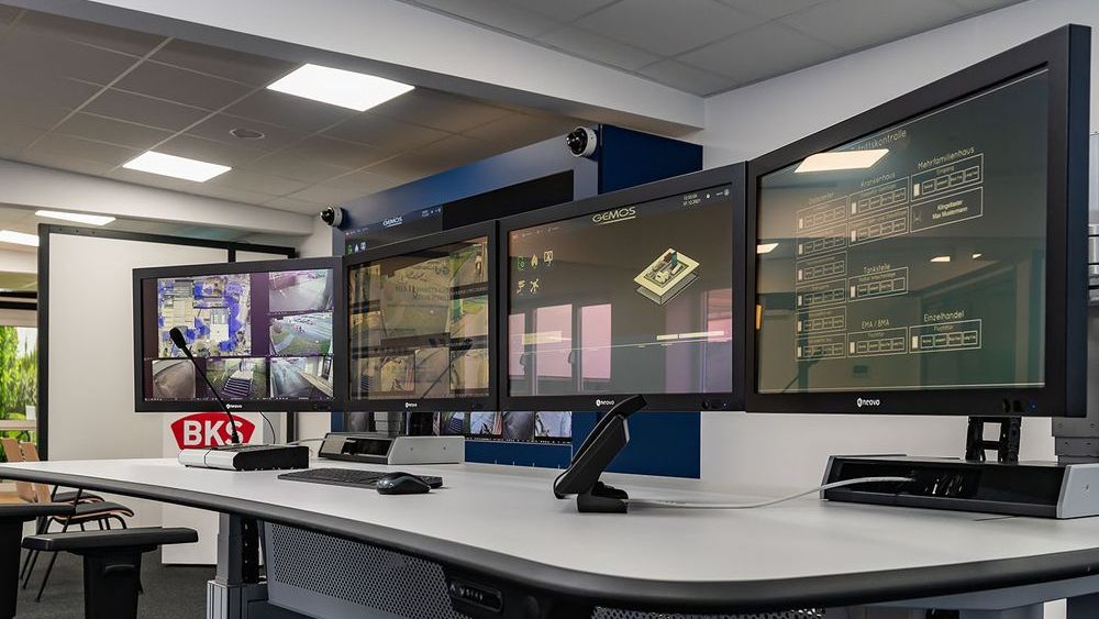 MatroxVideo's tweet photo. Wenn Sie in #Velbert bei @bks_gmbh sind, dann schauen Sie sich unbedingt den schönen neuen Showroom "BKS Vernetzte Welten" an,
mit #Matrox #Mura_IPX #Videowand Controllern und einem #Extio_3 #KVMoverIP Extender im Live-Betrieb!
https://t.co/yAK1ODD17g
@elasoft_gmbh #BKSconnect https://t.co/jbgBqyaQhX