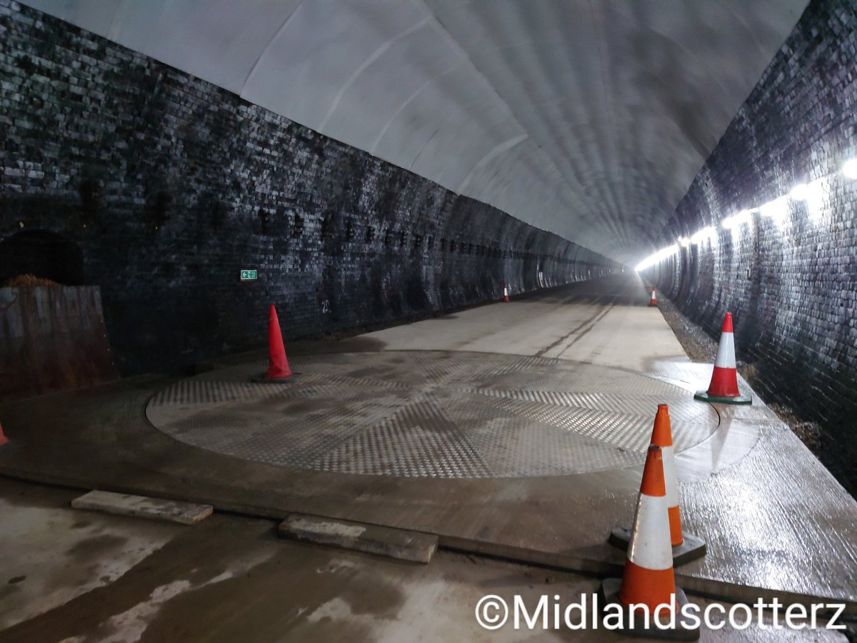 Midlandscotterz's tweet photo. Railway walk along the Catesby Tunnel & Catesby Viaduct along the Former Great Central Main Line (GCR) #Railwaywalks #Catesby #CatesbyTunnel #heritage #railway #beaching #disusedrailwaytunnel #GCR #GCML
#Midlandscotterz https://t.co/OPxsh6unue