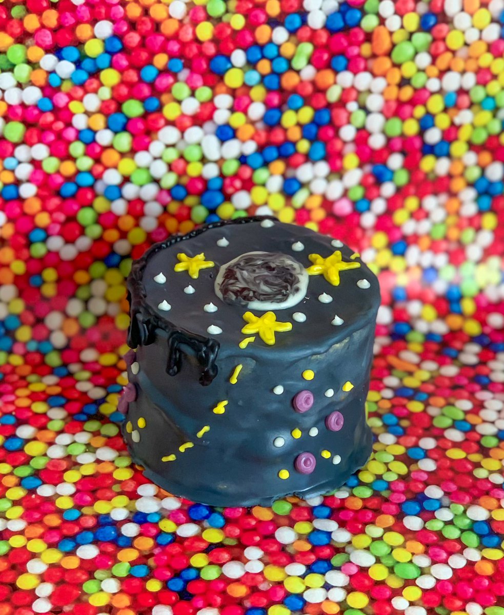 We hope Juno’s birthday is out of this world! 🌠🌌