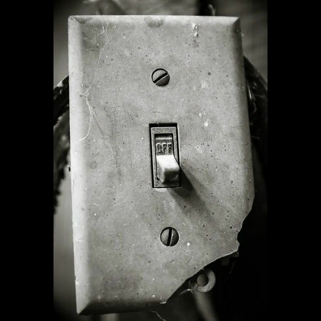 QuintonHPhoto's tweet photo. Broken Off
.
.
.
.
.
#abandoned #blackandwhite #broken #derelict #desolation #dilapidated #exploration #explore #exploring #flip #flipswitch #forgotten #light #lightswitch #location #modernruins #neglect #neglected #ruins #rundown #rural #ruralexploration #rurex #switch #u… https://t.co/PkAL4kb7yr