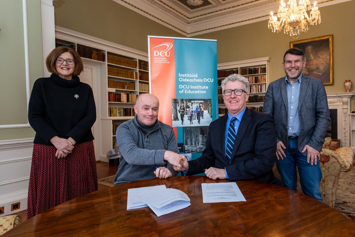 FightingWordsIE's tweet photo. Fighting Words is delighted to sign a new MoU with @DCU to extend our teacher education and research collaboration, with the support of @Education_Ire @annelooney @dairekeogh @DCU_IoE 📚✍️
Pictured are FW's Seán Love and Colm Ó Cuanacháin with Anne Looney and Daire Keogh of DCU https://t.co/HI6vtP3StW