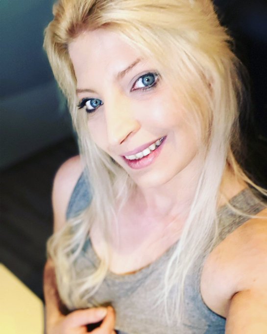 Ich hoffe ihr hattet eine sch&ouml;ne Woche 😘 morgen ist endlich Wochenende https://t.co/eHCfw4JqG8<a href="/tag/dirtyblowjob"class="tags"><span>#dirtyblowjob</span></a>