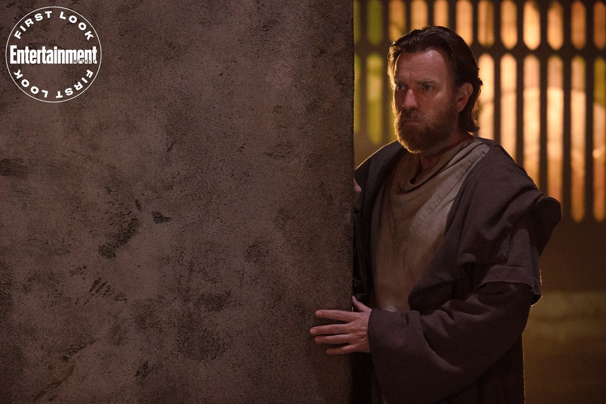starwarstufff's tweet photo. "Behind the cameras were 100 people standing there. They're usually in places doing work, not just standing. I couldn't quite work out what was happening. And then Vader comes around the corner, into the street, and I was like, 'Ah, f***. Of course!'"

— Ewan McGregor

(@EW) https://t.co/KgQTvLht4J