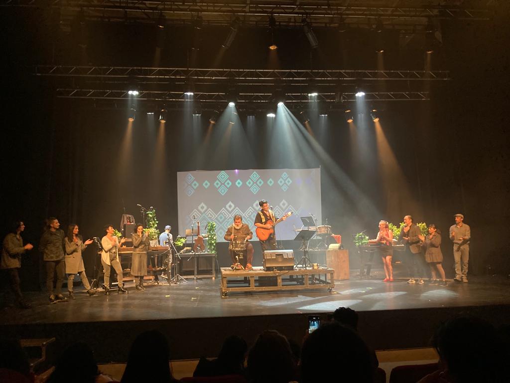 fundteatroamil's tweet photo. Algunas imágenes de lo que fue la presentación de #CauriPacsa en @Matucana100, donde además se celebró el cumpleaños de @joevasconcellos, quien musicaliza esta obra. https://t.co/wZm5H5xvnG