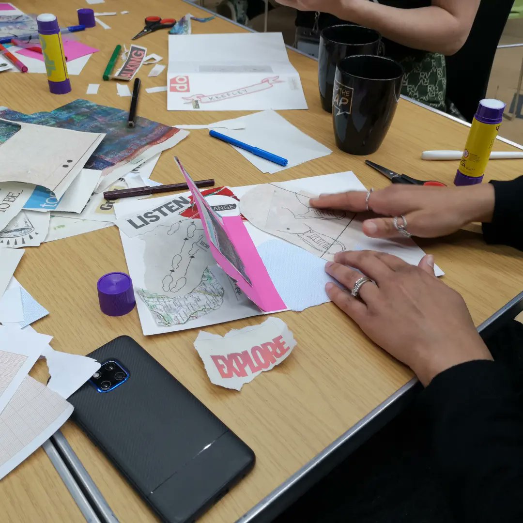 MyNextChapter2's tweet photo. One of those days when you know that you are absolutely in the right place, doing the right thing for the right reasons @Jeanmcewan @theleapBD @amandasmethurst @CPPnetwork @MtGstudios @bradford2025 #peerlearningnetwork peers reflecting, thinking, learning creatively together. https://t.co/GYxKVHZ1LN