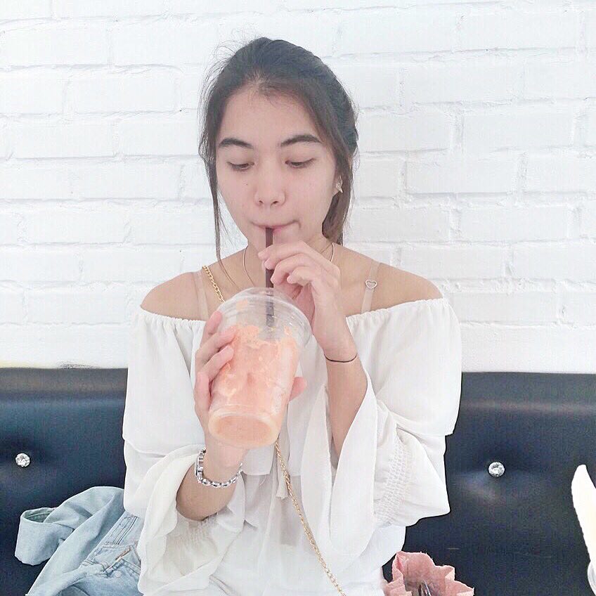 Laylaaly14's tweet photo. Eat , drink and be merry https://t.co/4XjVpCyVCO