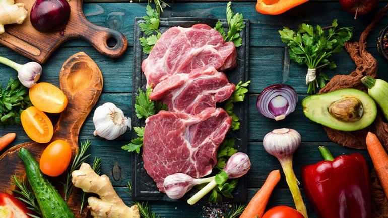 мясо с овощами. здоровая пища. красивые продукты. полезная еда. продукты овощи фрукты.