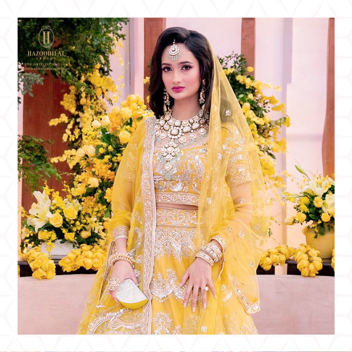 HAZOORILALEGACY's tweet photo. #BridesOfHazoorilalLegacy

Contemporary. Chic. Bedazzling. 

Our gorgeous bride looks exquisite in the timeless treasures from the Legacy Polki Collection. 

#HazoorilalLegacy #Brides #WeddingJewellery #Kundan #GoldJewels #BridesOfIndia #BridalJewellery #WeddingJewellery https://t.co/IA8D67NWCJ