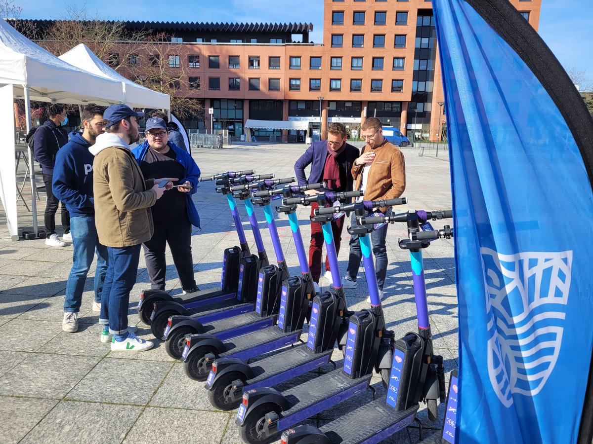 eggarorlop's tweet photo. Lancement officiel des 250 "Pony" réparties sur toute la ville, pour une expérimentation d'un an. Offre par trajet ou abonnements, avec un forfait solidaire.
Un mode de déplacement accessible à tous, à tester et adopter!
#mobilites
@VilledEvryCourc
@getapony
@LucasMeslin
@d_badia https://t.co/zMI3e6tbYg