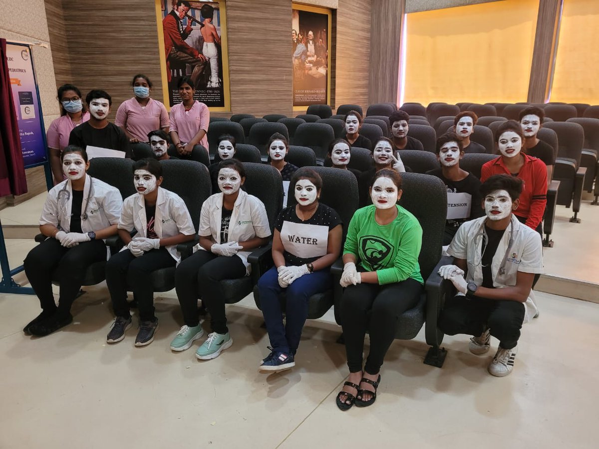 Nair_Sanj's tweet photo. On this #WorldKidneyDay2022 we had a bit of everything. Students who performed an educative mime, pts who spoke about living with kidney disease &amp; a very energetic interactive session with patients and caregivers. Blessed to have a fantastic team to work with. @karthikeyan_doc https://t.co/YJHMzRTWK7