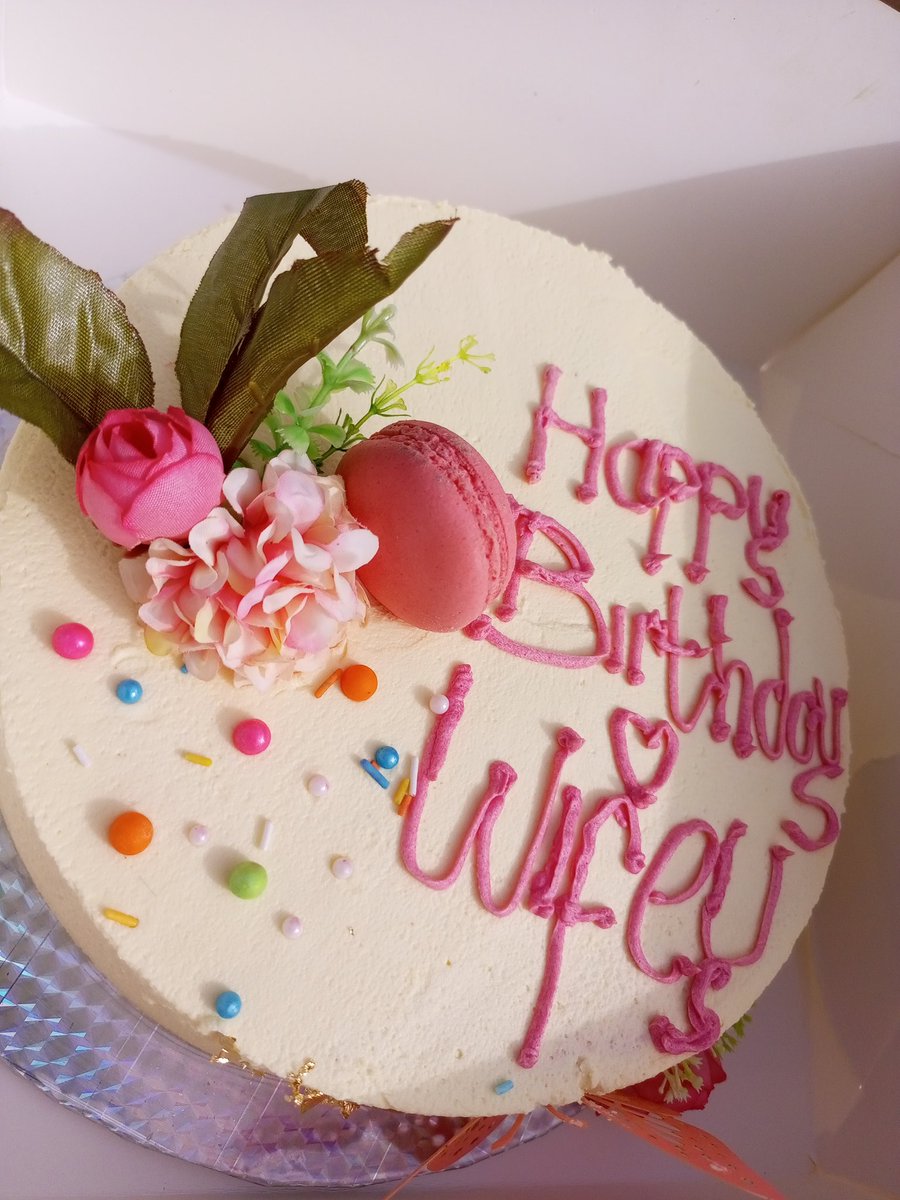 Kukus_cakes's tweet photo. A Husband that goes all out😍🥰❤️
We love to see it!🎉
#kukuscakes
#josbaker
#yourcakeplug https://t.co/NtFhblIJ52