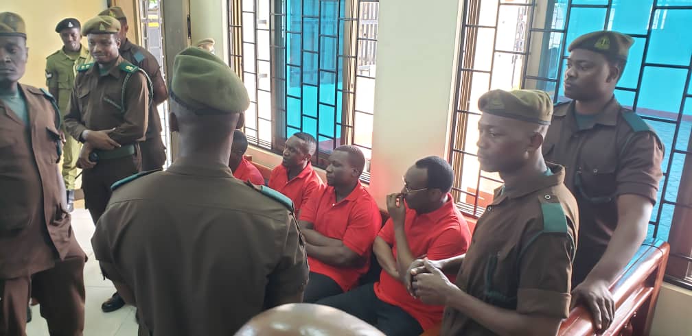 Hb_cbe_2020's tweet photo. @ExMayorUbungo @ProfessorJayTz @MuhimbiliTaifa Huu Ni upumbavu wa BAWACHA na BAVICHA. Hao ndo wamezoea kupiga picha kila kitu. Kwani hapa Hawa kina Nani? 👇👇 https://t.co/69QLLsfbkB