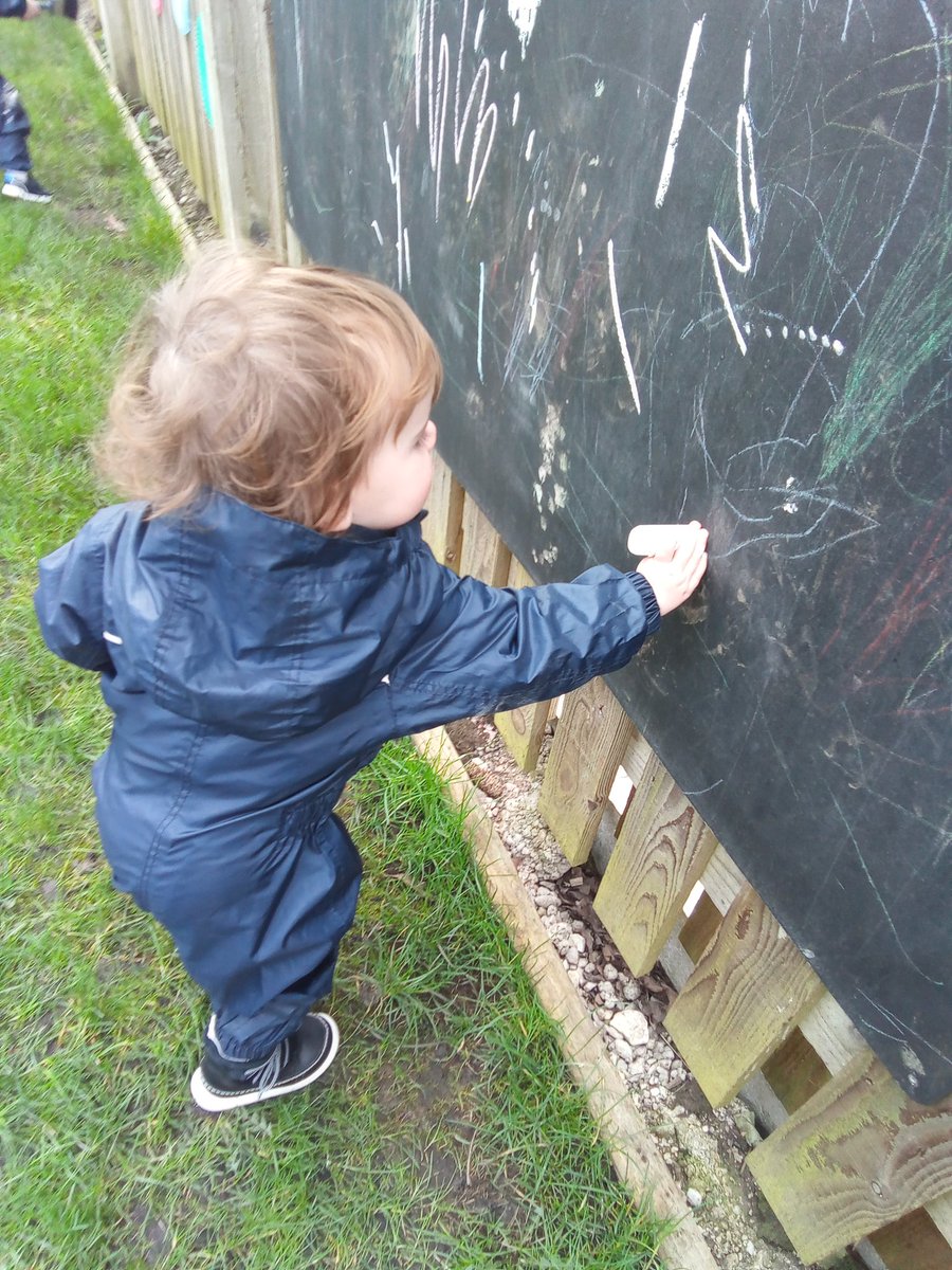 AshbridgeMaxy's tweet photo. The babies use their fine motor skills creating their very own marks on the chalkboard and in messy play. They show good control and enjoy making different marks and effects. #outdoorweek #activelearning #markmaking #creatingourownmarks #physicaldevelopment #bluebells https://t.co/8JPEMApYfc