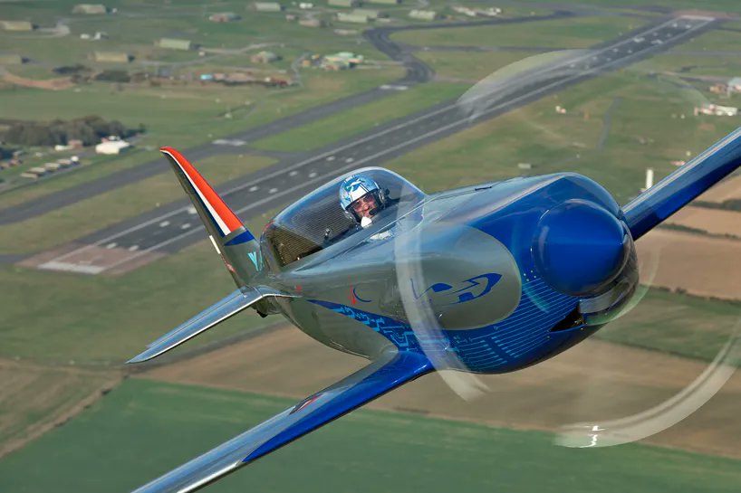 designboom's tweet photo. rolls-royce ‘spirit of innovation’ is officially the world’s fastest all-electric aircraft @RollsRoyce https://t.co/W0pKlh4Zx0 https://t.co/6Y6Mt2tZLJ